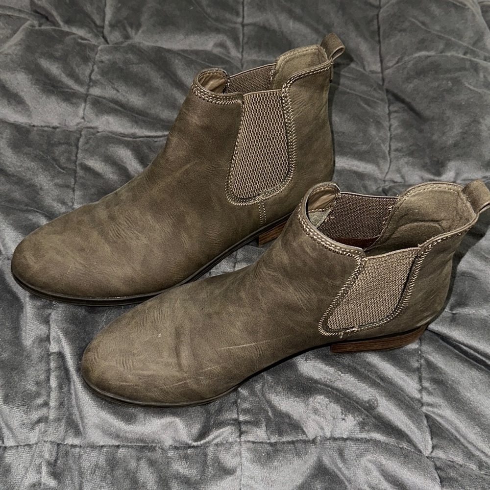 Brown/Gray Xappeal Women’s Booties Size 8.5